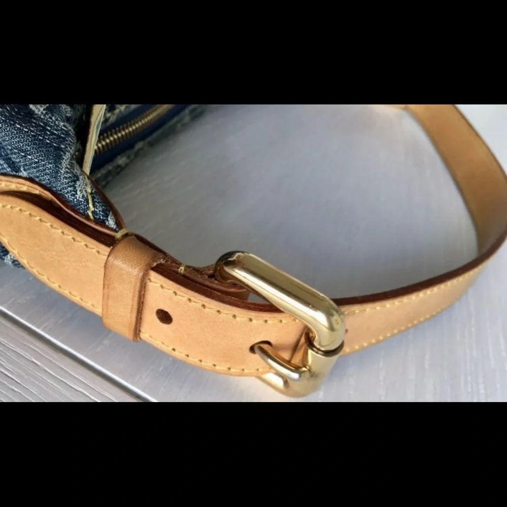 A104- 💯 % authentic Louis Vuitton Denim shoulder bag